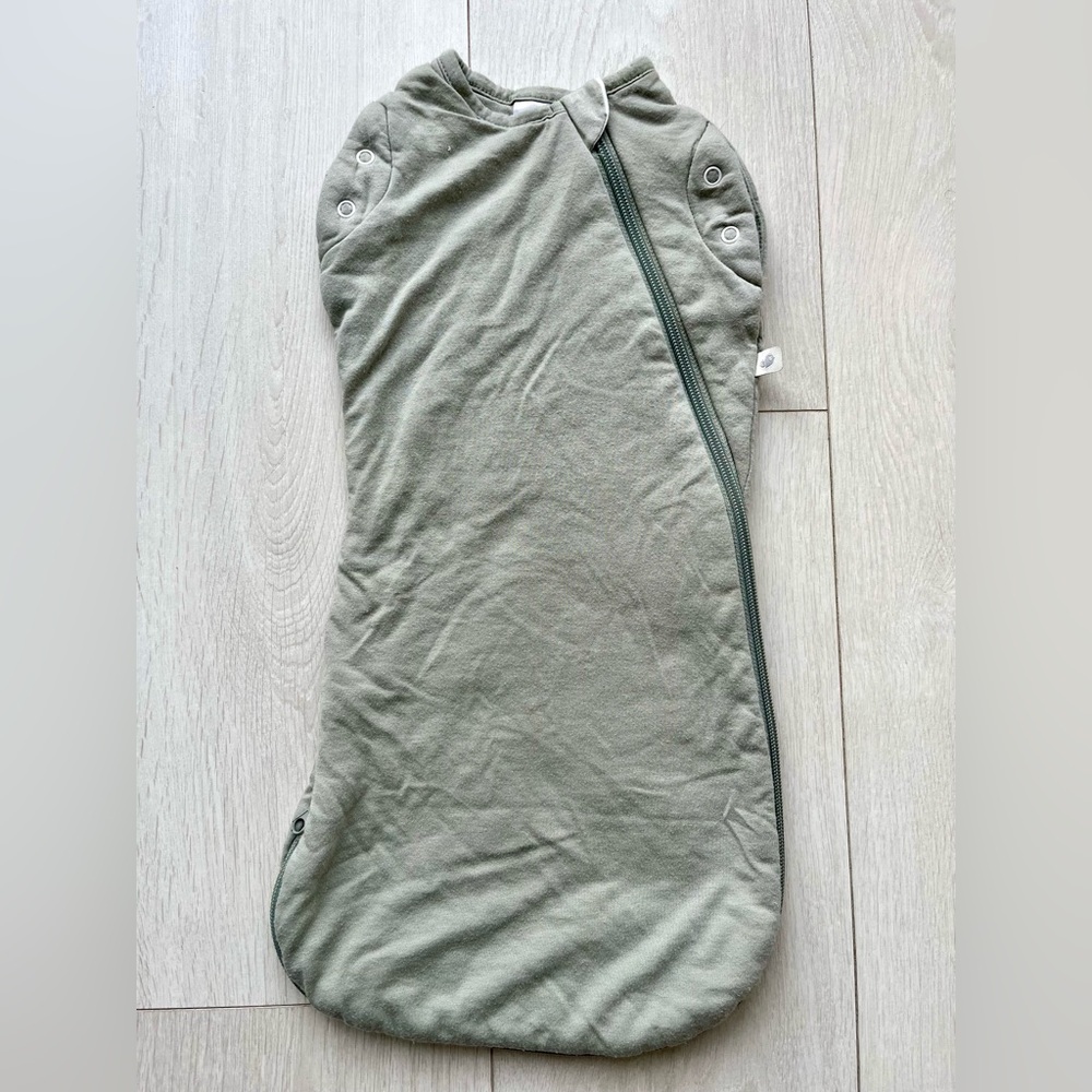 Perlim Pinpin Baby Sleep Sack/Swaddle in Sage Green- Size 0-3months - 1 TOG